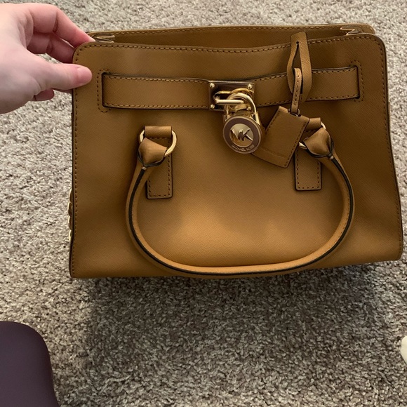 Michael Kors Handbags - Michael Kors Purse Michael Kors Handbags - Michael Kors Purse
